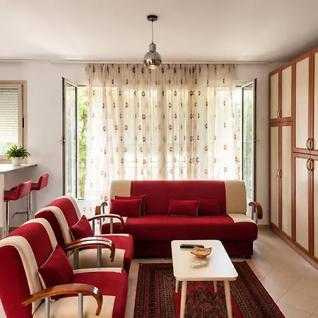 3 Min From The Golem (Tirana)